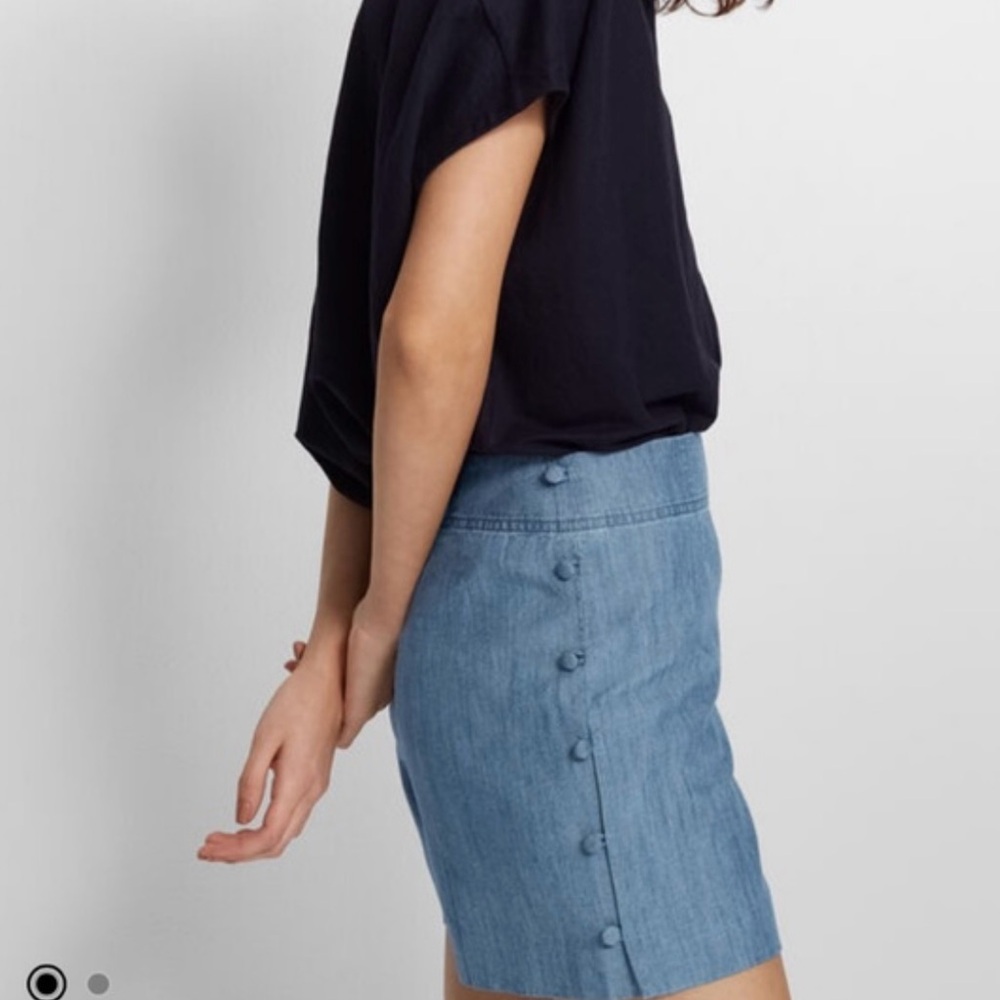 Club Monaco Marnee Short in Light Wash Chambray
